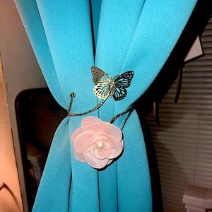 Set of 2 Curtain Holdbacks:gold butterfly  wrap around with pink flower